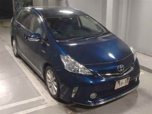 8003 Toyota Prius alpha ZVW41W 2012 г. (JU Tokyo)